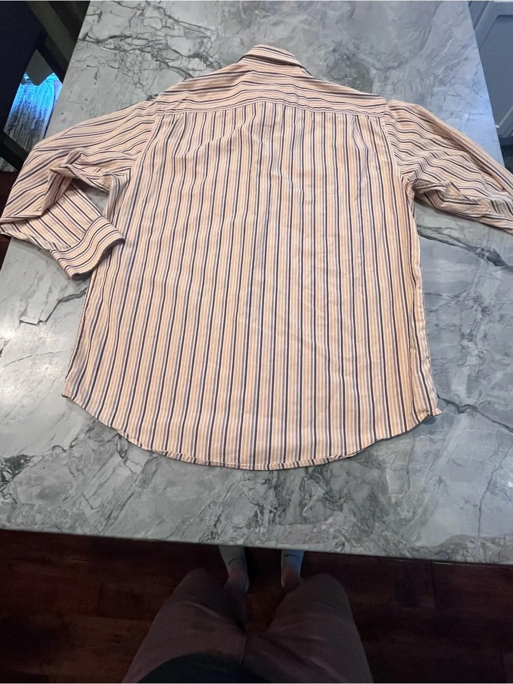 Banana Republic Men’s Size Large Button-Down Long-Sleeve Shirt!